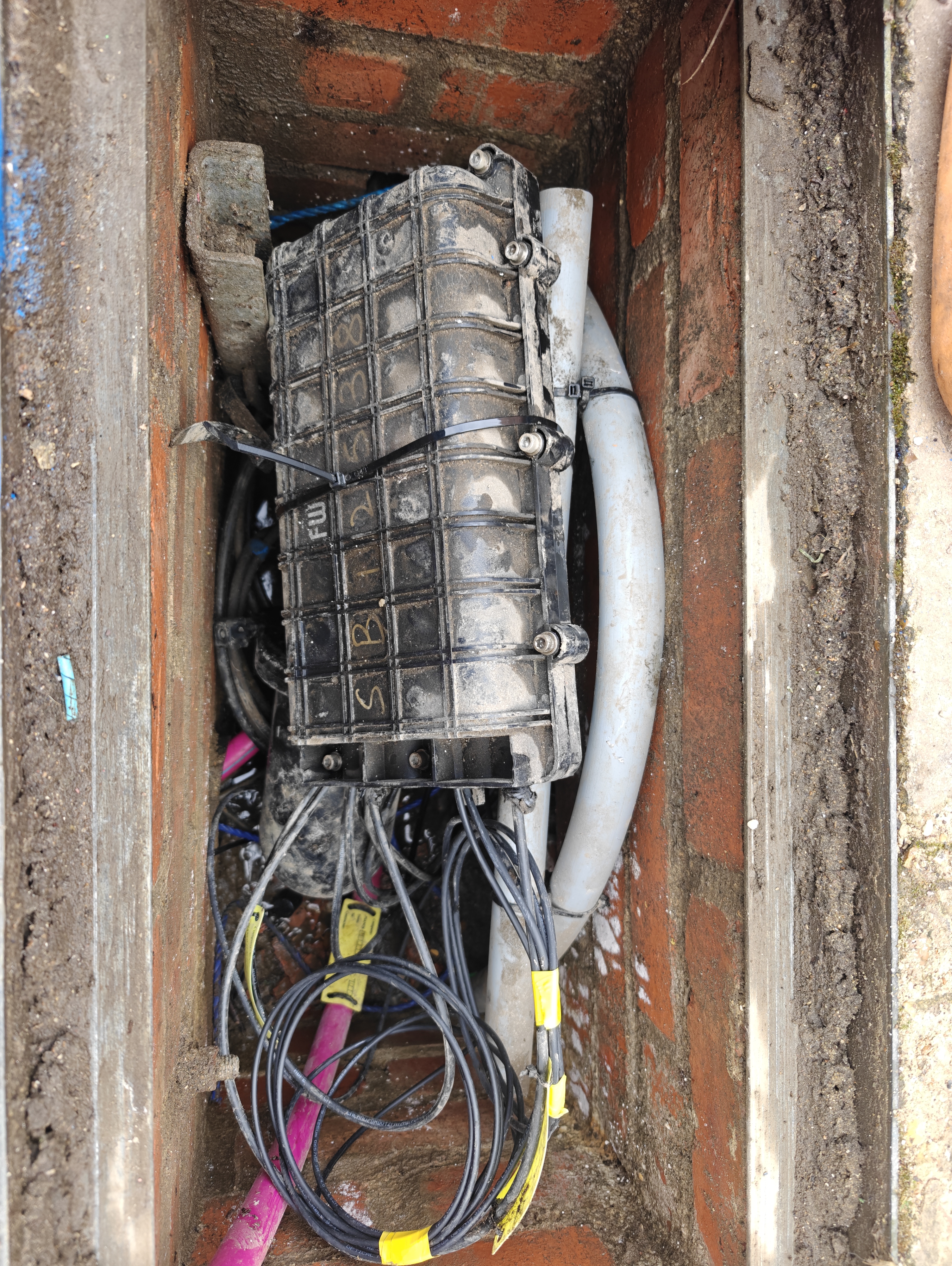 Splitter Box in Chamber